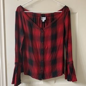 🌷3 for $25🌷Highline Collection, US M, Red & Black Plaid Bell Sleeved V-Neck Top
